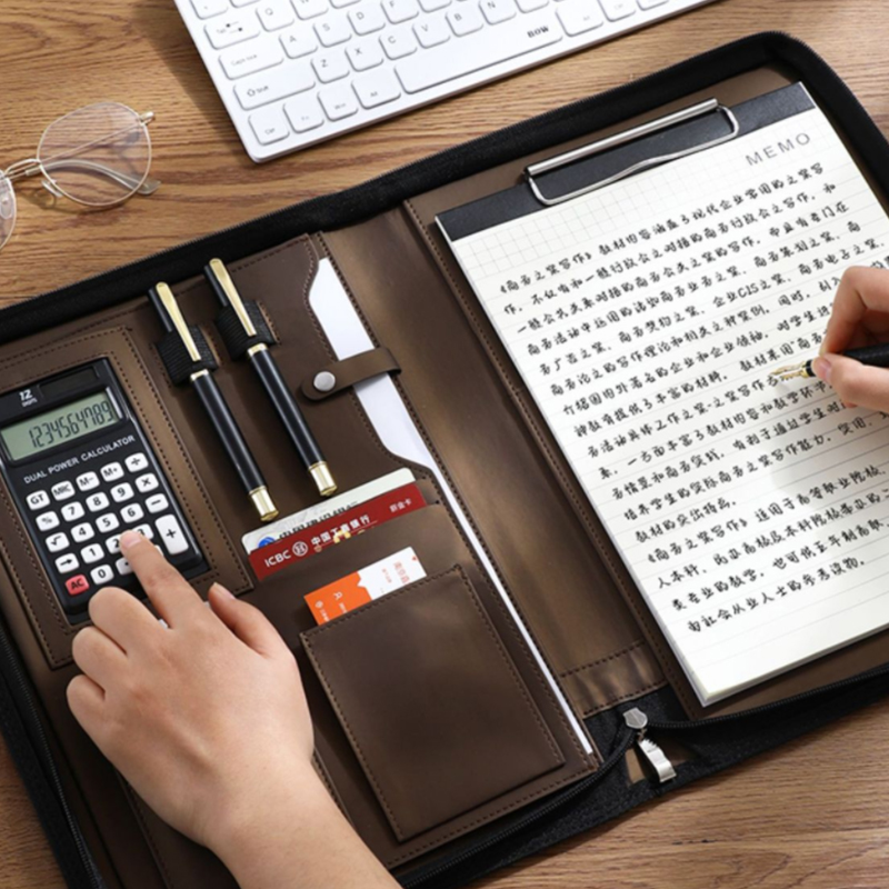 Leather Work Folder - 男性用多機能PUレザーポートフォリオ、a4、a5、ドキュメントオーガナイザー用ポートフォリオ、電卓ペン付きジッパーバッグ、ライティングブリーフケース、オフィス