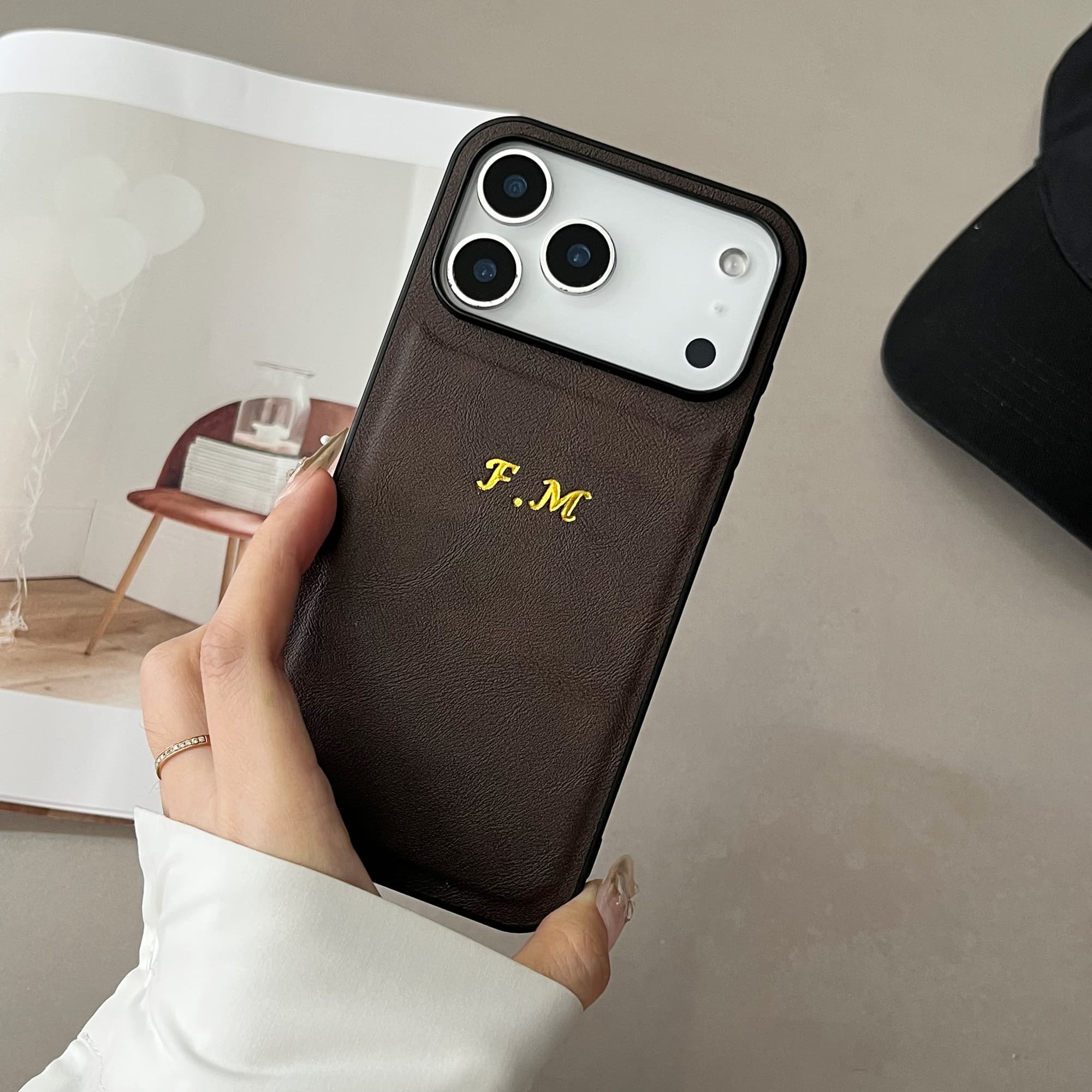 高級カスタムネームゴールド箔押しスマホケース iPhone  - Leatherwork Embossing のレビューと価格